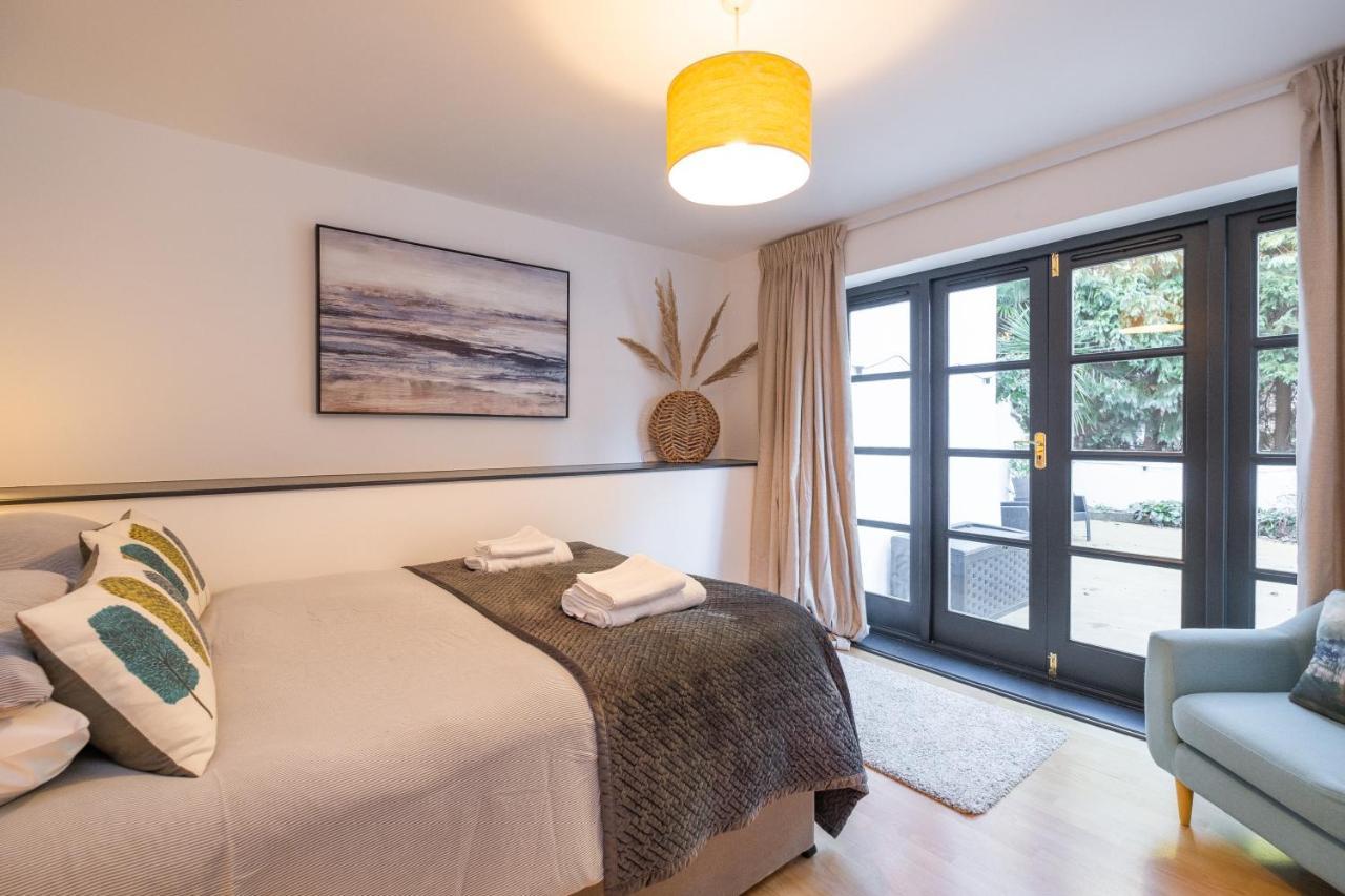 Modern Apt Near Gardens With Large Decking Area - Vivre Retreats Bournemouth Exterior foto