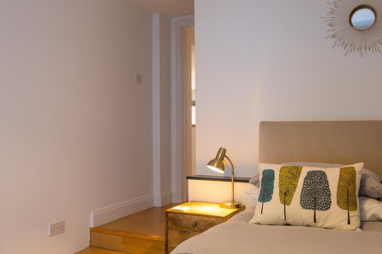 Modern Apt Near Gardens With Large Decking Area - Vivre Retreats Bournemouth Exterior foto