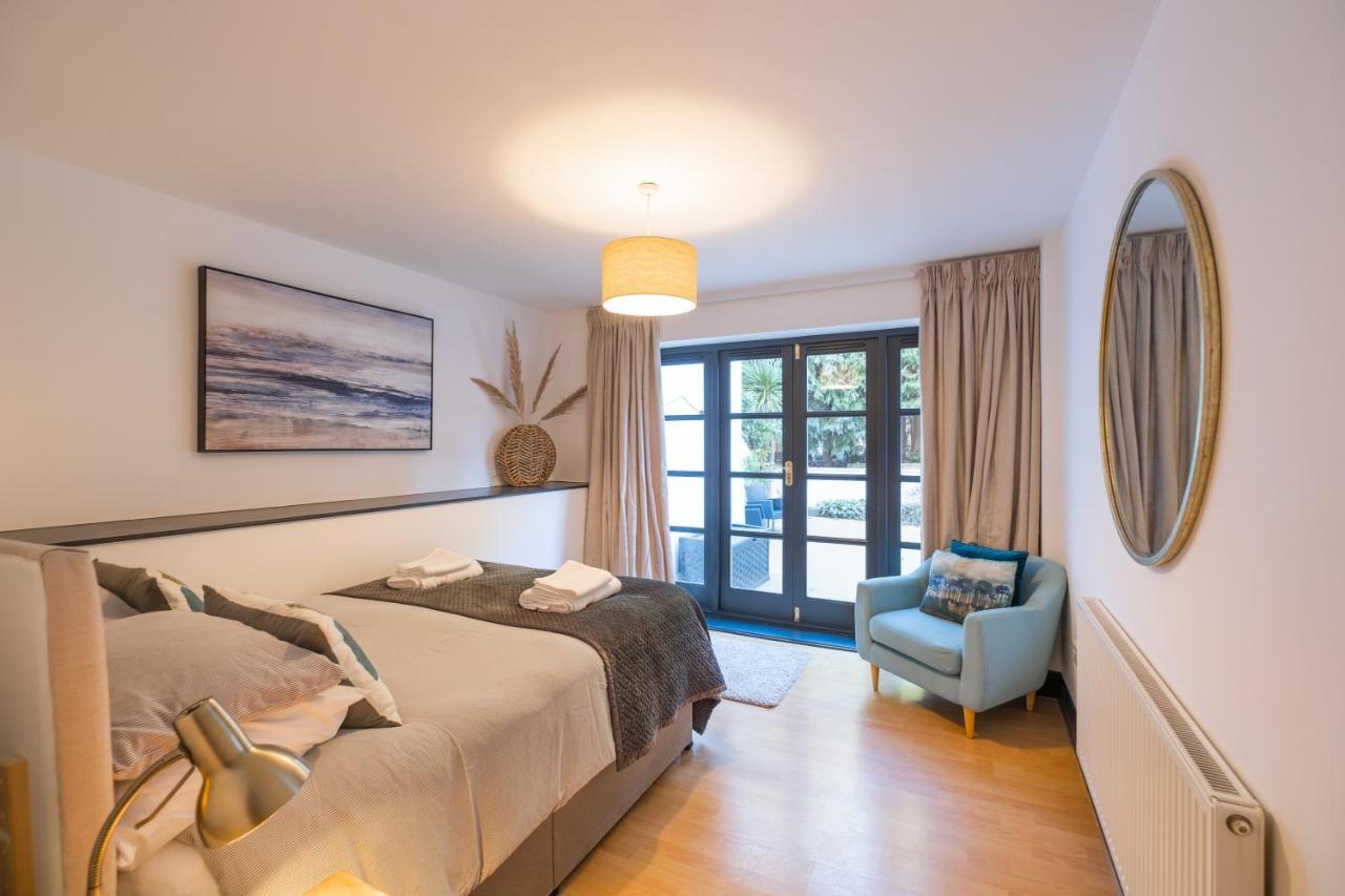 Modern Apt Near Gardens With Large Decking Area - Vivre Retreats Bournemouth Exterior foto