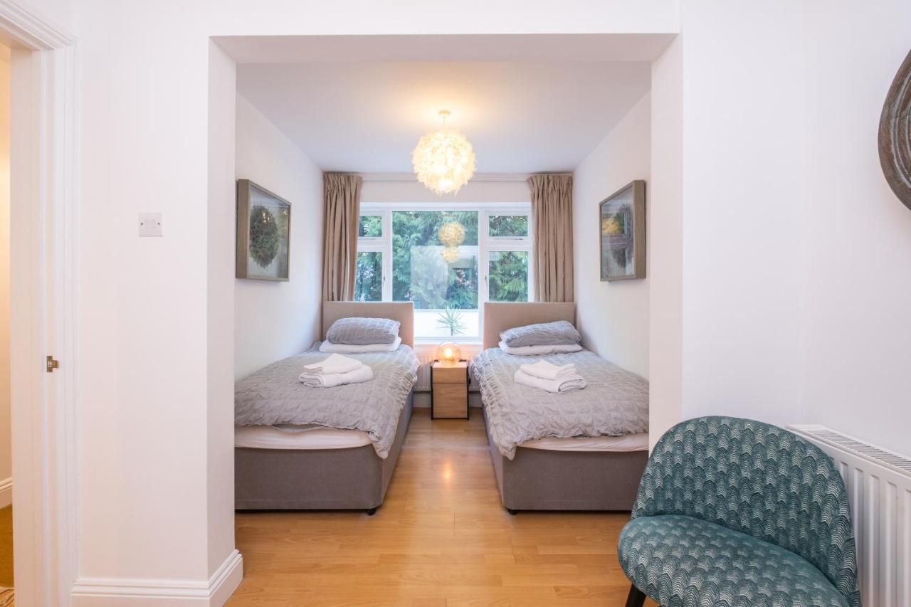 Modern Apt Near Gardens With Large Decking Area - Vivre Retreats Bournemouth Exterior foto